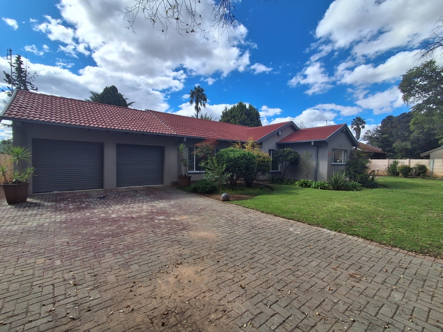 3 Bedroom Property for Sale in La Hoff North West